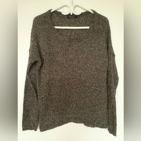 Cozy olive green sweater, sz L - Picture 11 of 11